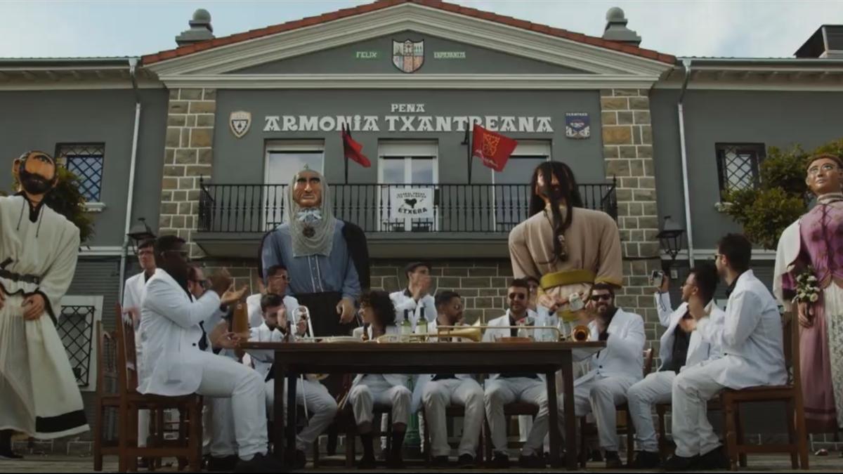 Fotograma del videoclip, que ha sido rodado en la Txantrea.
