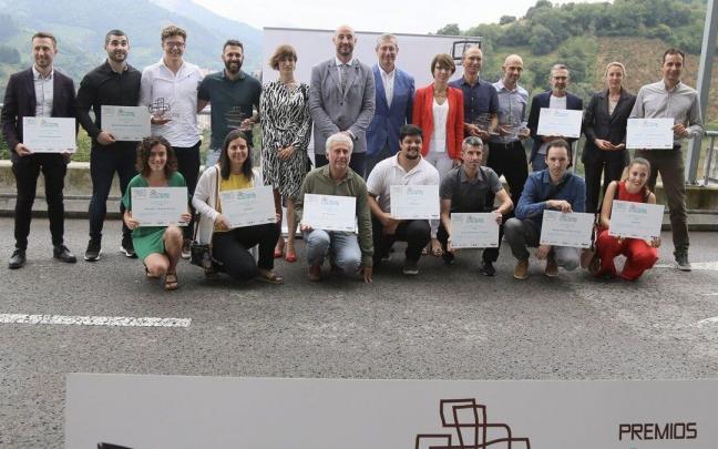 Foto de familia de los ganadores de los Premios Toribio Echevarria. Foto de familia de los ganadores de los Premios Toribio Echevarria.