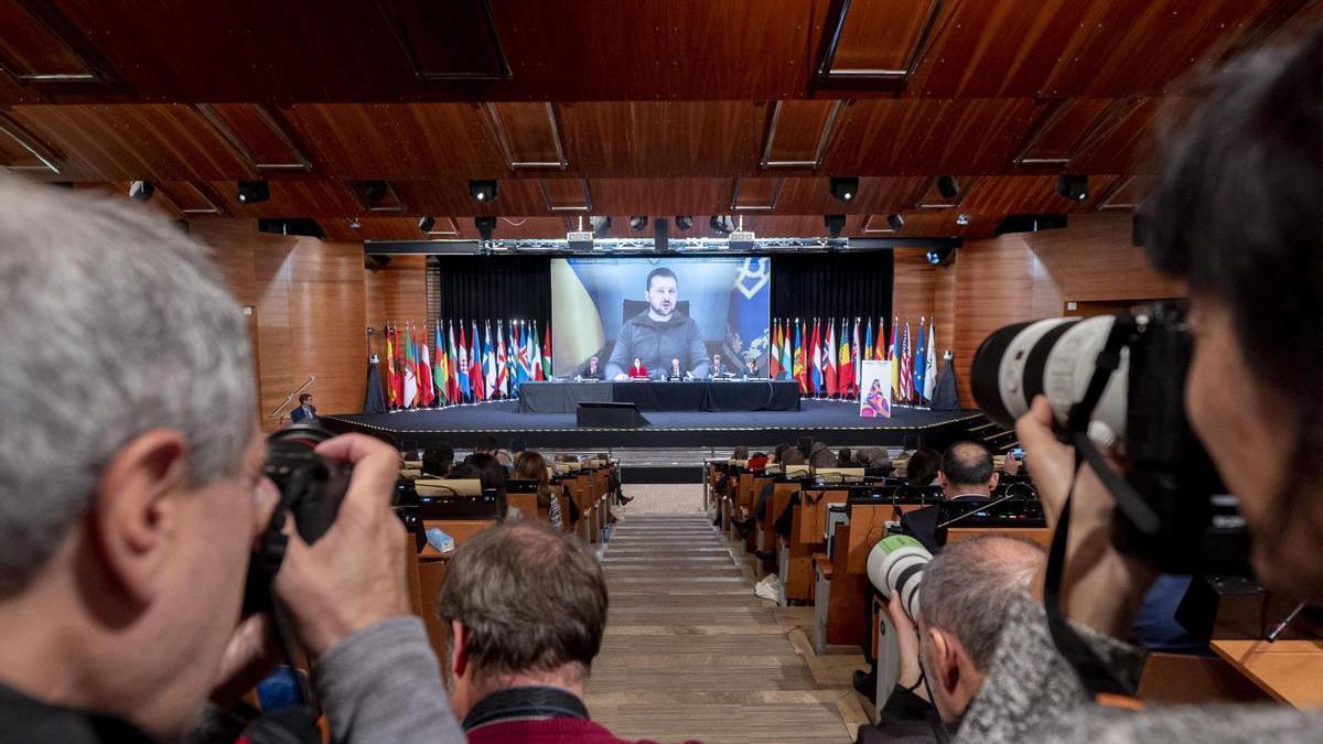 Zelenski interviene ante la Asamblea Parlamentaria de la OTAN en Madrid.