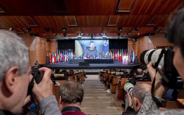 Zelenski interviene ante la Asamblea Parlamentaria de la OTAN en Madrid.