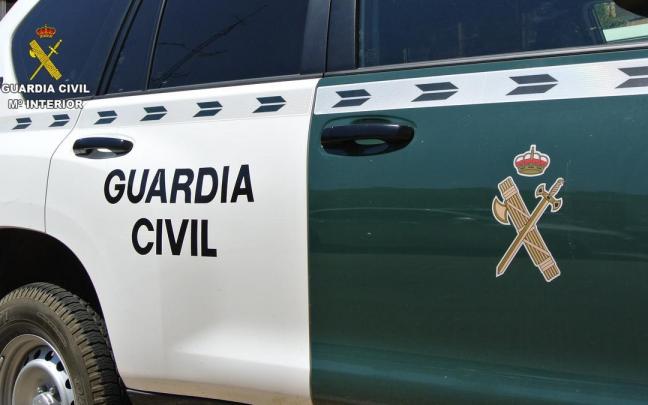 Vehículo de la Guardia Civil Vehículo de la Guardia Civil
