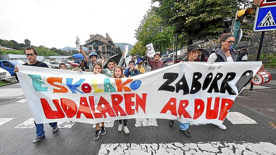 Las familias del colegio Talaia piden una solución