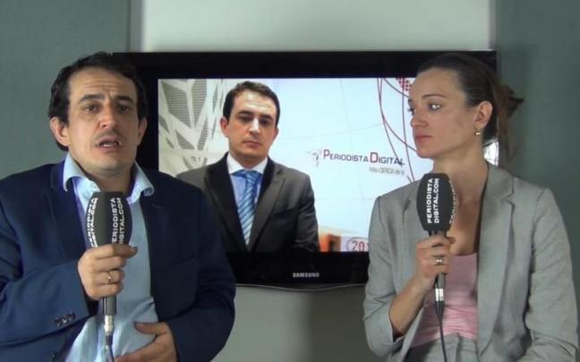 Sim&oacute;n P&eacute;rez y Silvia Charro en uno de sus v&iacute;deos de YouTube.