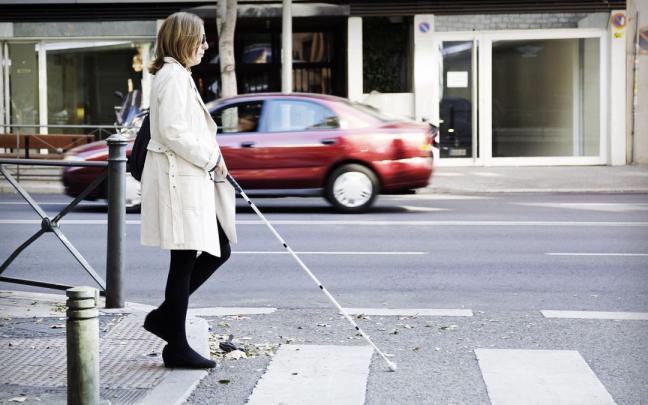 Persona con discapacidad visual. Persona con discapacidad visual.