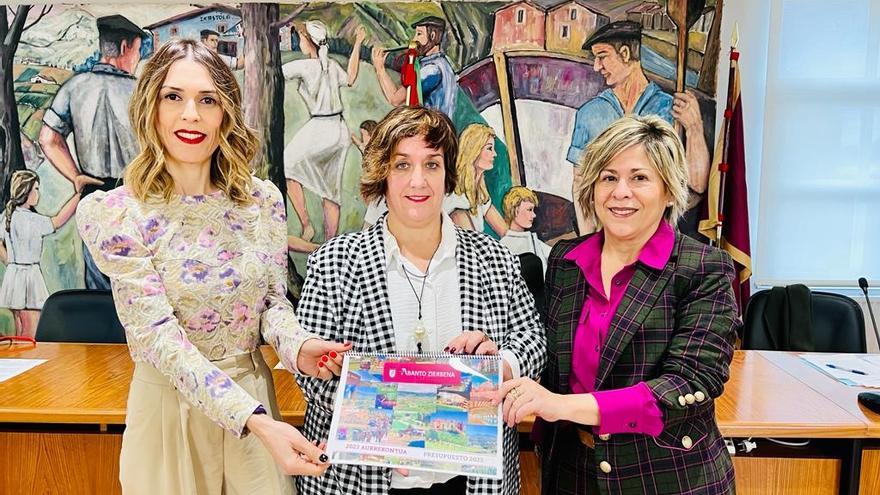 De la Cruz, Etxebarria y Martínez presentaron las cuentas.