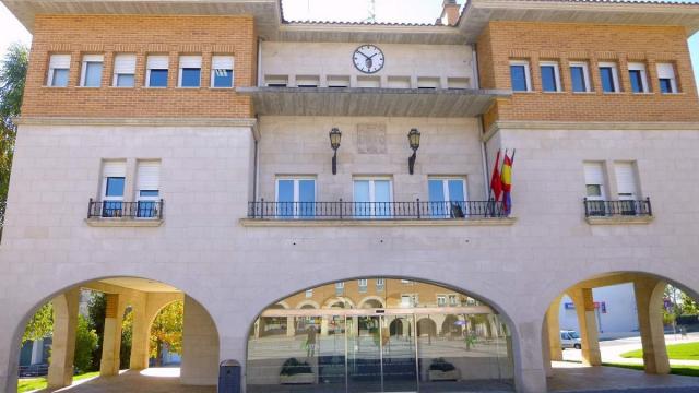 Vista del Ayuntamiento de Orkoien. Vista del Ayuntamiento de Orkoien.
