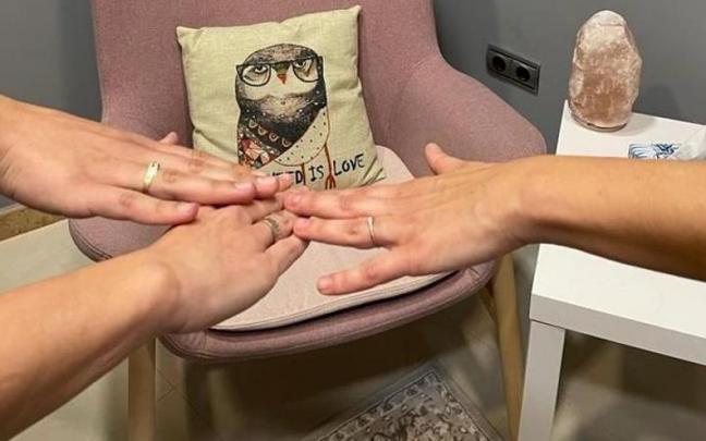 Las tres profesionales del EAIV de Tafalla, en su centro de trabajo.