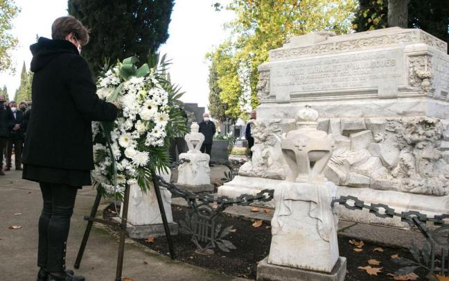 Homenaje a Pablo Sarasate en el cementerio de San José. Homenaje a Pablo Sarasate en el cementerio de San José.