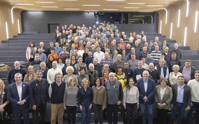 Foto de familia de la Asamblea territorial del PNV de Gipuzkoa en la Fundaci&oacute;n Orona