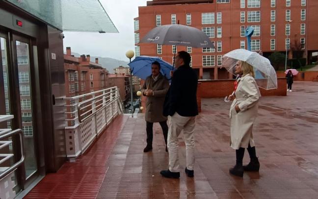 Del Campo, en el estreno del nuevo ascensor.