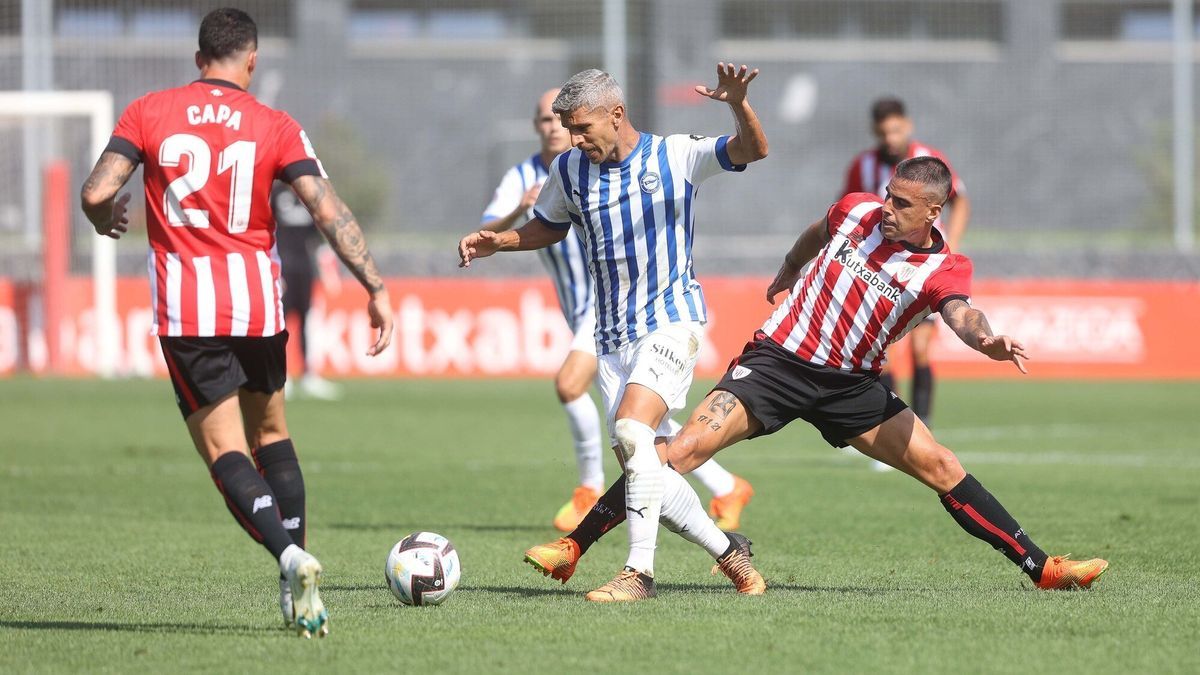 Salva Sevilla, durante el amistoso entre el Alavés y el Athletic en Lezama. Foto: Borja Guerrero