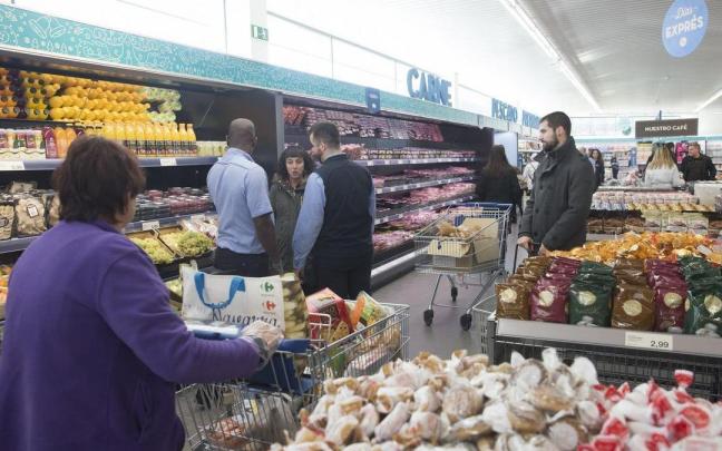 Subieron en especial los alimentos, el alcohol y el tabaco. Subieron en especial los alimentos, el alcohol y el tabaco.