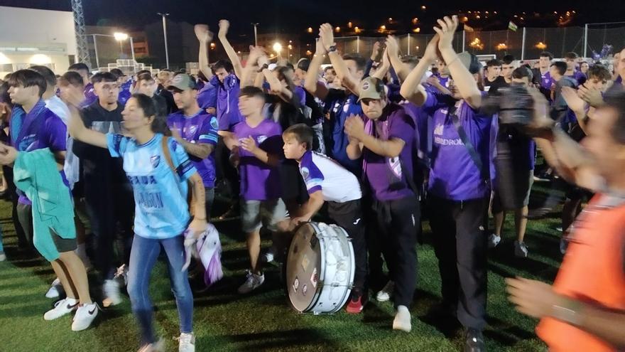 La afición del Dinamo felicita a los hinchas del Autol