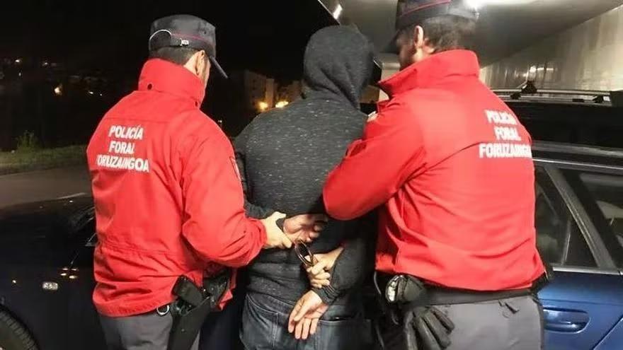 Imagen de recurso de una detención de la Policía Foral