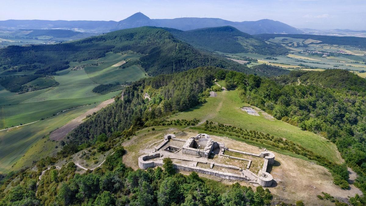 Foto aérea del Castillo de Irulegi.