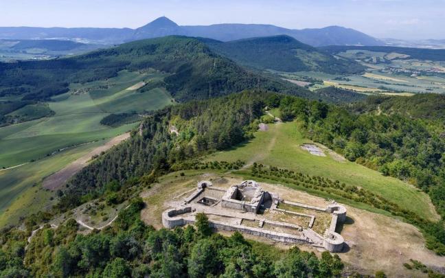 Foto aérea del Castillo de Irulegi.