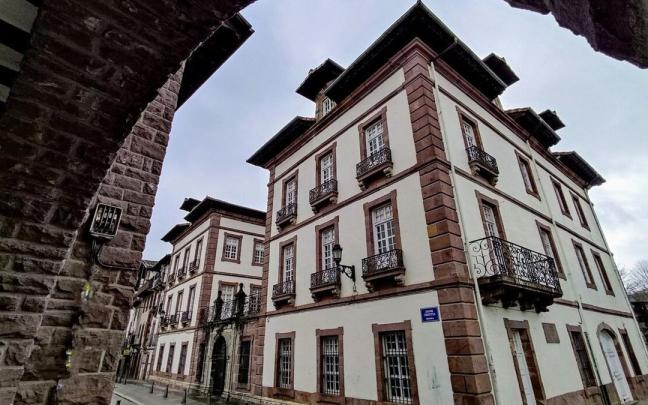 La Casa de Cultura Arizkunenea acogerá los talleres de disfraces y teatro. La Casa de Cultura Arizkunenea acogerá los talleres de disfraces y teatro.