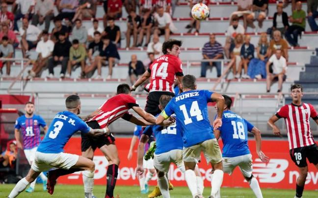 El Bilbao Athletic volvió a caer derrotado en Lezama por otro recién ascendido alicantino El Bilbao Athletic volvió a caer derrotado en Lezama por otro recién ascendido alicantino