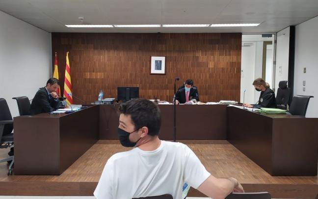 El 'estafador del amor', Albert Cavall&eacute;, en el juicio.