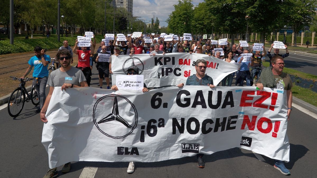 Quinta jornada de huelga en la planta de Mercedes en Gasteiz. F