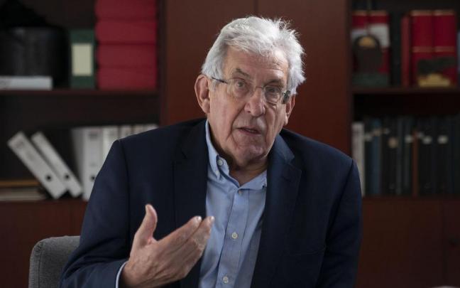 Pedro Miguel Etxenike, consejero de Educaci&oacute;n en 1982 e impulsor de la Ley del Euskera.