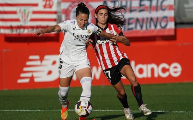 Ane Elexpuru se estrenó como titular con el primer equipo del Athletic.