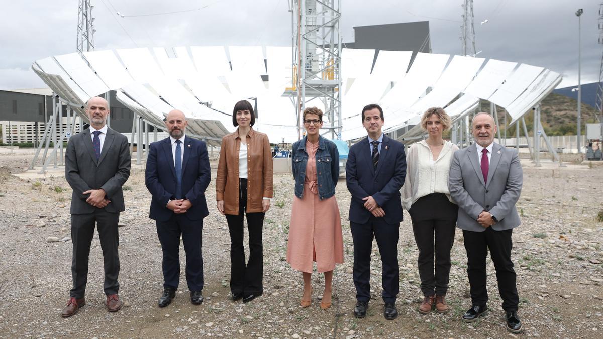 De izda. a dcha., Pablo Ayesa, José Luis Arasti, Diana Morant, María Chivite, Mikel Irujo, Lucía Echegoyen y Juan Cruz Cigudosa.