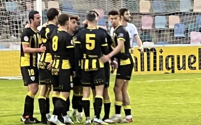 Los jugadores del Barakaldo celebran uno de los goles Los jugadores del Barakaldo celebran uno de los goles