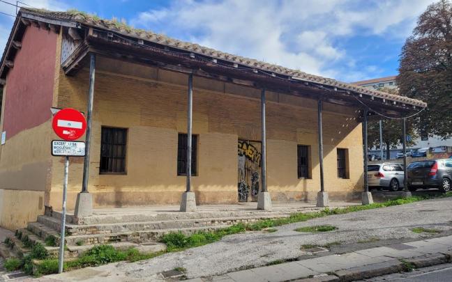 Imagen del cuerpo de guardia del antiguo portal de la Rochapea