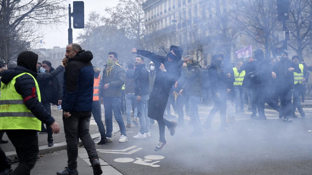 Incidentes tras la manifestación de protesta contra el ataque a un centro kurdo de París.