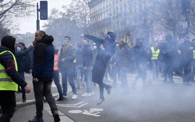 Incidentes tras la manifestación de protesta contra el ataque a un centro kurdo de París. Incidentes tras la manifestación de protesta contra el ataque a un centro kurdo de París.