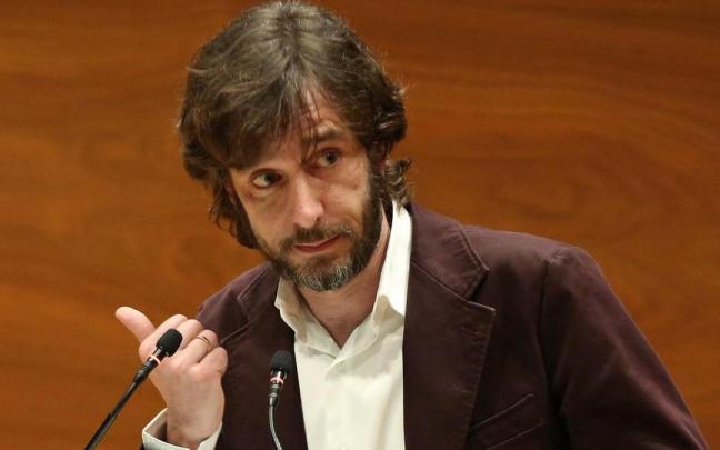 Mikel Buil, de Podemos, en el Parlamento. Mikel Buil, de Podemos, en el Parlamento.