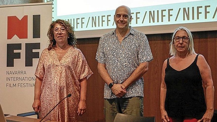 Carmen Alba (i), Joaquín Calderón (c) y Paz Fernández (d).