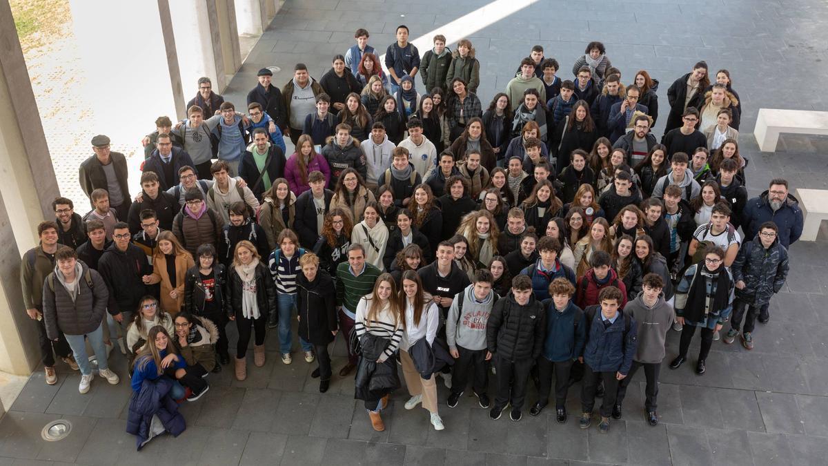 Estudiantes de Bachillerato y 4º de ESO que han participado en las Olimpiadas de Filosofía de la UN.