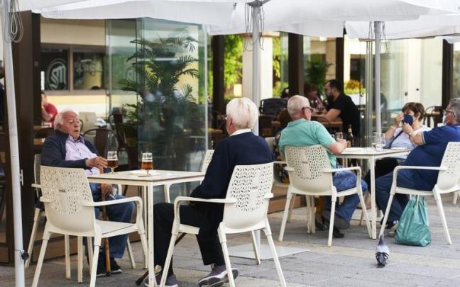 La confianza empresarial crece en especial en los sectores de la hostelería y de transportes. La confianza empresarial crece en especial en los sectores de la hostelería y de transportes.