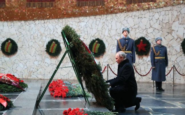 El presidente de Rusia, Vladímir Putin, durante un acto conmerativo del 80 aniversario de la victoria en de la batalla de Stalingrado. El presidente de Rusia, Vladímir Putin, durante un acto conmerativo del 80 aniversario de la victoria en de la batalla de Stalingrado.
