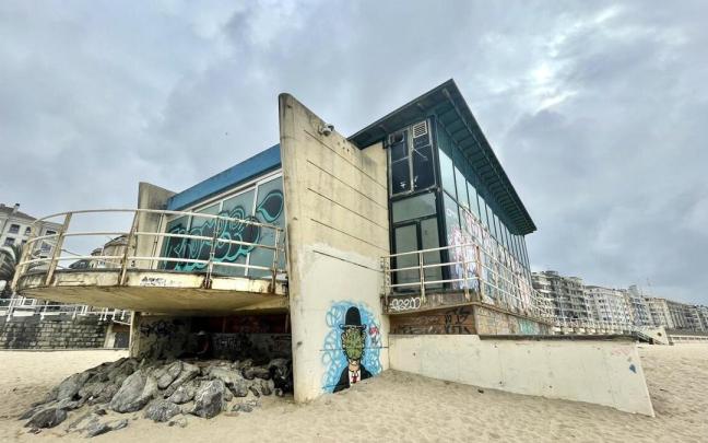 Edificio del Zurriola Mar&iacute;timo (ZM), cerrado desde 2016