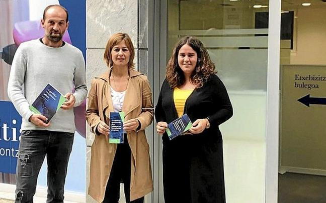 Udal ordezkariak Etxebizitza programaren aurkezpenean. | ARGAZKIA:N.G. Udal ordezkariak Etxebizitza programaren aurkezpenean. | ARGAZKIA:N.G.