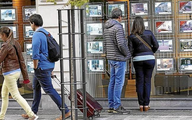El precio de la vivienda libre baj&oacute; en el segundo trimestre en Euskadi. | FOTO: PABLO VI&Ntilde;AS