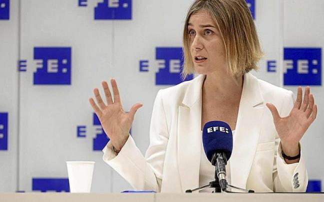 La l&iacute;der de En Com&uacute; Podem en el Parlament catal&aacute;n, J&eacute;ssica Albiach, durante la entrevista. | FOTO: EFE