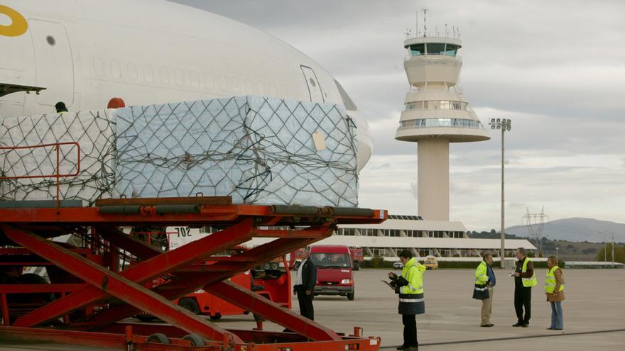 Operación de carga en una aeronave en Foronda