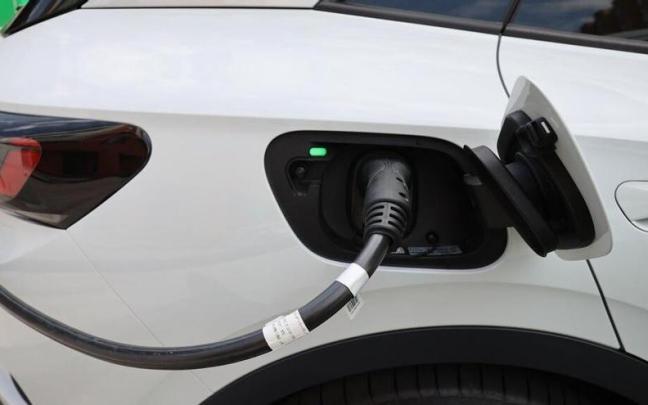 Recarga de un vehículo eléctrico Recarga de un vehículo eléctrico