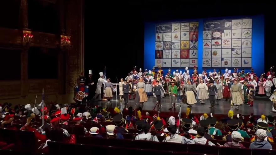 Presentación de la Tamborrada Infantil en el Teatro Victoria Eugenia