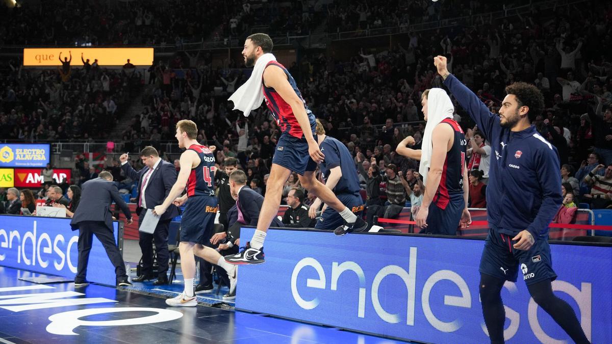 El Baskonia sufre hasta el último segundo para superar a la Penya
