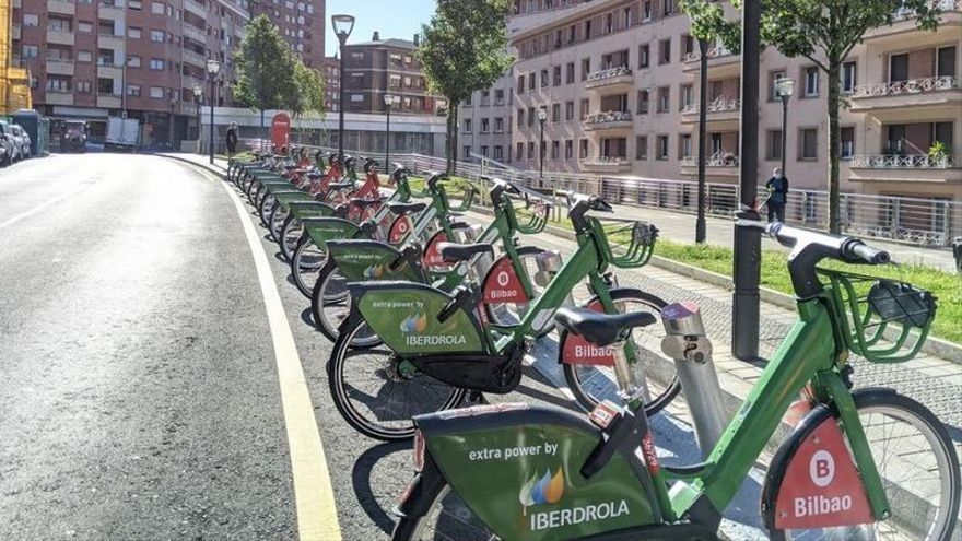 Parque de bicis del servicio BilbaoBizi, cuyo modelo se va a exterder a los municipios vizcainos por la iniciativa foral