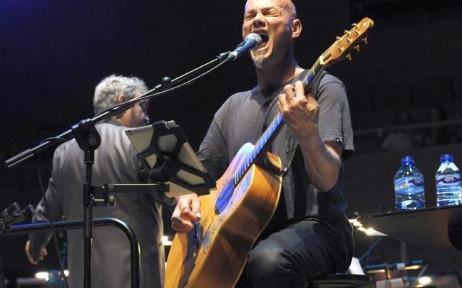 Celtas Cortos, actuando.