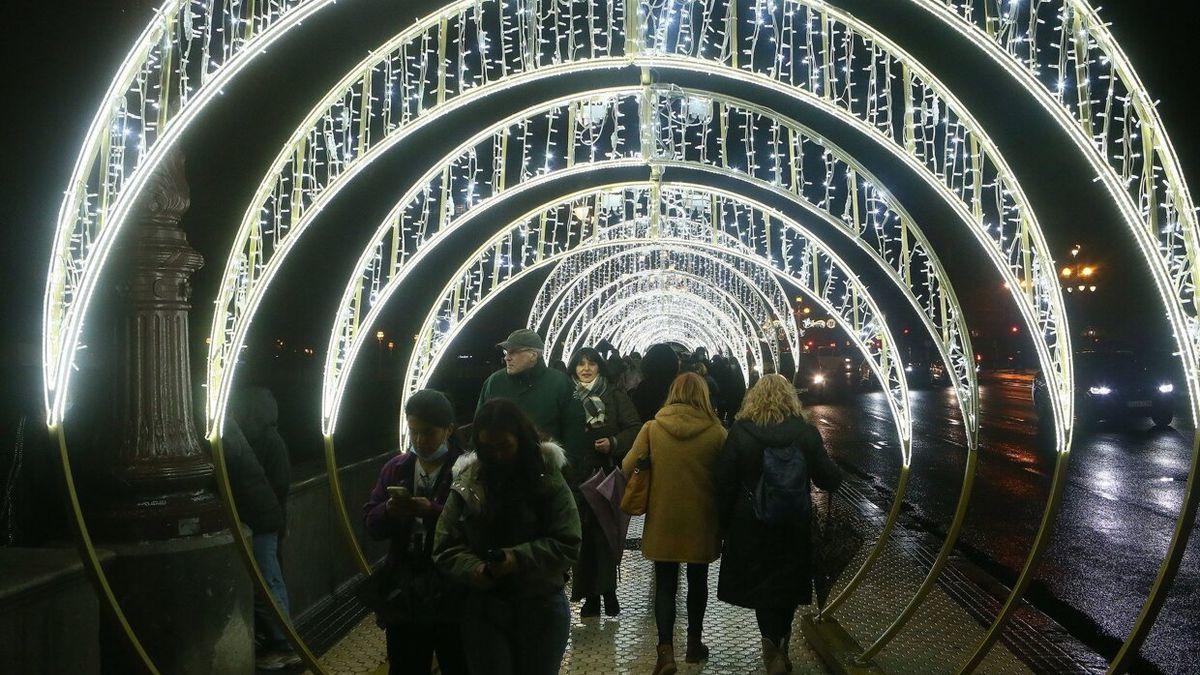 Luces de Navidad en el puente María Cristina