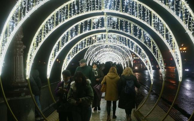 Luces de Navidad en el puente María Cristina Luces de Navidad en el puente María Cristina