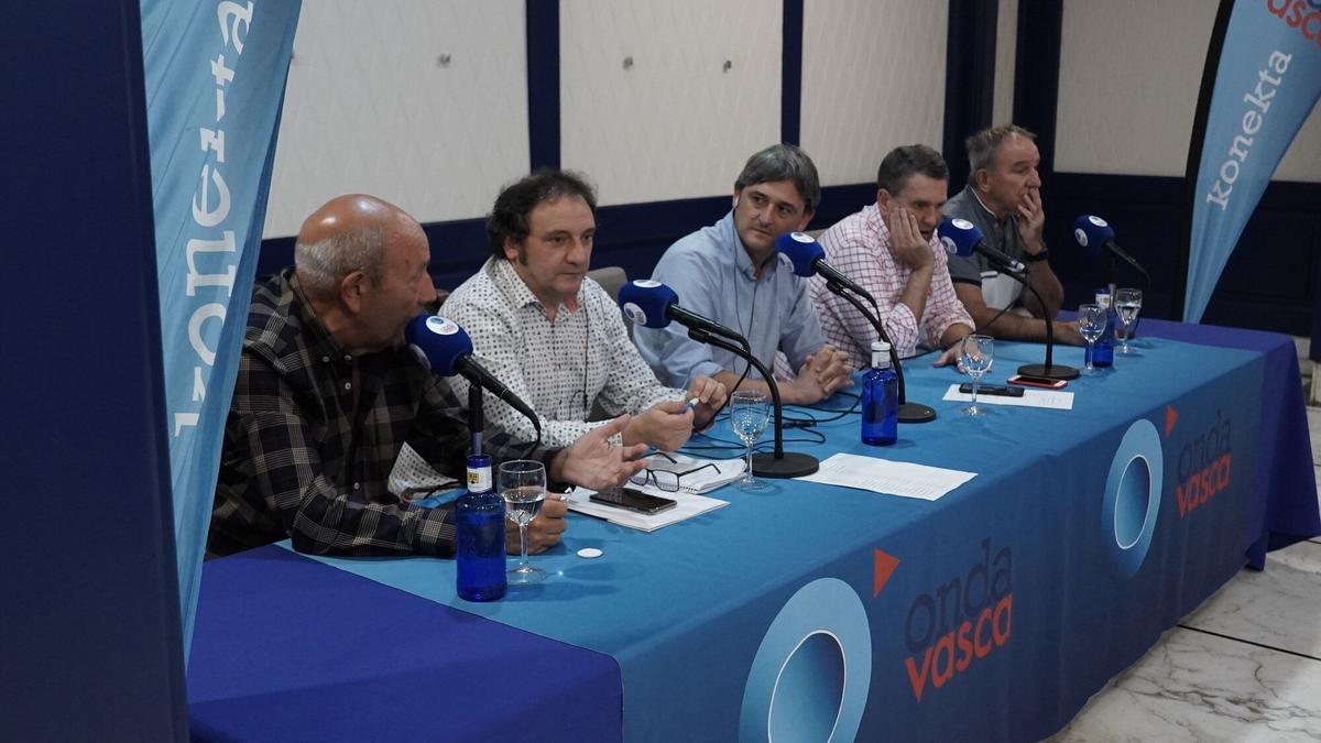 De izquierda a derecha, Víctor Llopis, Ángel Plaza, José Manuel Monje, Juan Elejalde y José Luis Korta.