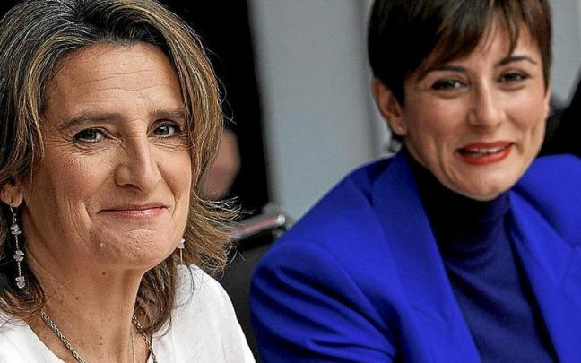Teresa Ribera y Raquel Sánchez, ayer en Madrid. Teresa Ribera y Raquel Sánchez, ayer en Madrid.